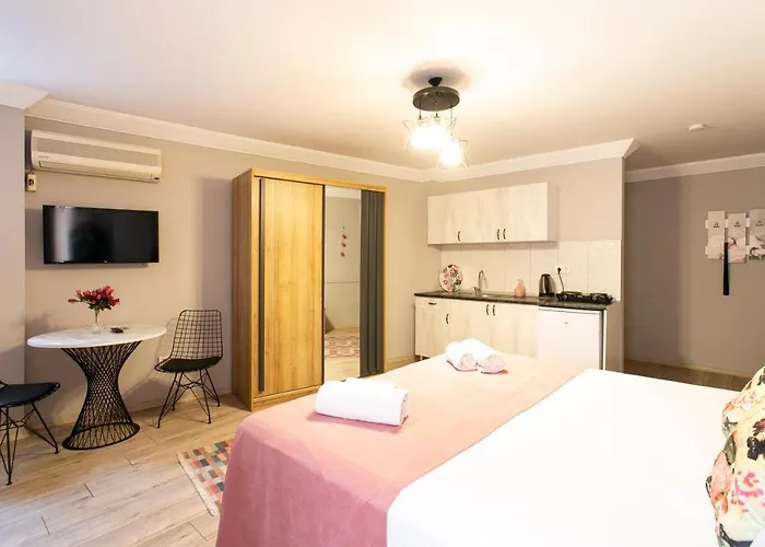 Sirena\'S Suites